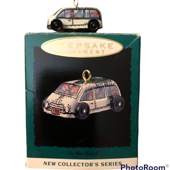 Hallmark‎ Keepsake 1st Ornament On The Road New Collector’s Series Station Wagon - Picture 1 of 2